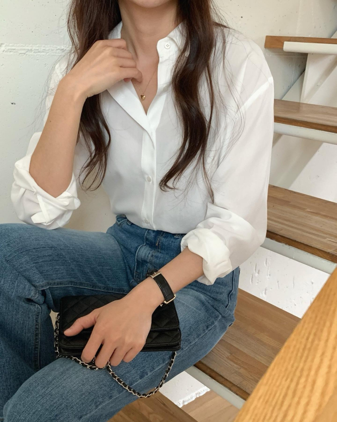 Bên cạnh áo sơ mi oversized màu trung tính, hãy trẻ hóa style với các màu tươi sáng.