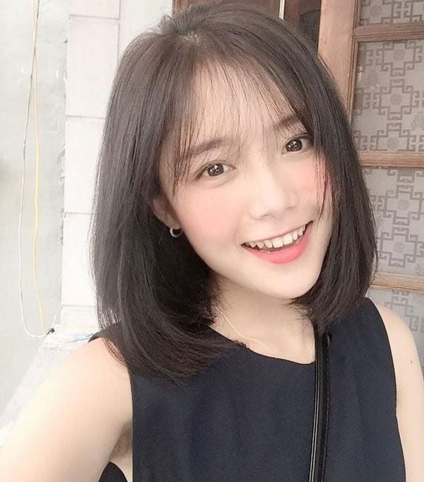 Kiểu tóc ngang vai mái thưa là sự lựa chọn hoàn hảo cho phụ nữ 40+