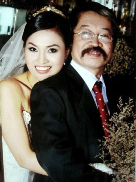 Hoài Thu kết hôn với ông xã hơn 32 tuổi