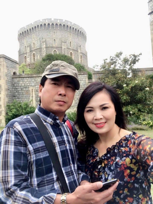 Nghệ sĩ Thái Bảo và chồng