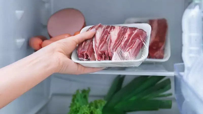 Bạn có thể áp dụng nhiều cách rã đông thịt