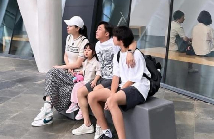 Cường Đô La và Đàm Thu Trang đã có buổi livestream. Khi được hỏi về cách dạy con cái, Đàm Thu Trang Trang bày tỏ: 