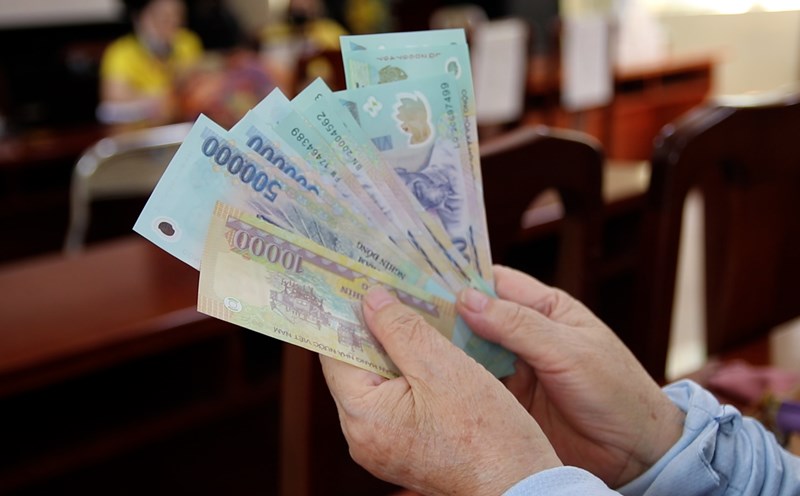 2 đối tượng có mức lương mới vượt xa 18 triệu đồng từ 1/7/2024 là công chức, viên chức