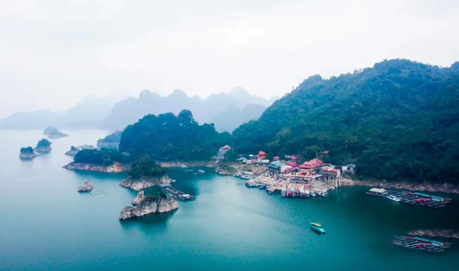 Chuyến hành hương đến đền Bà Chúa Thác Bờ yêu cầu việc di chuyển liên tục