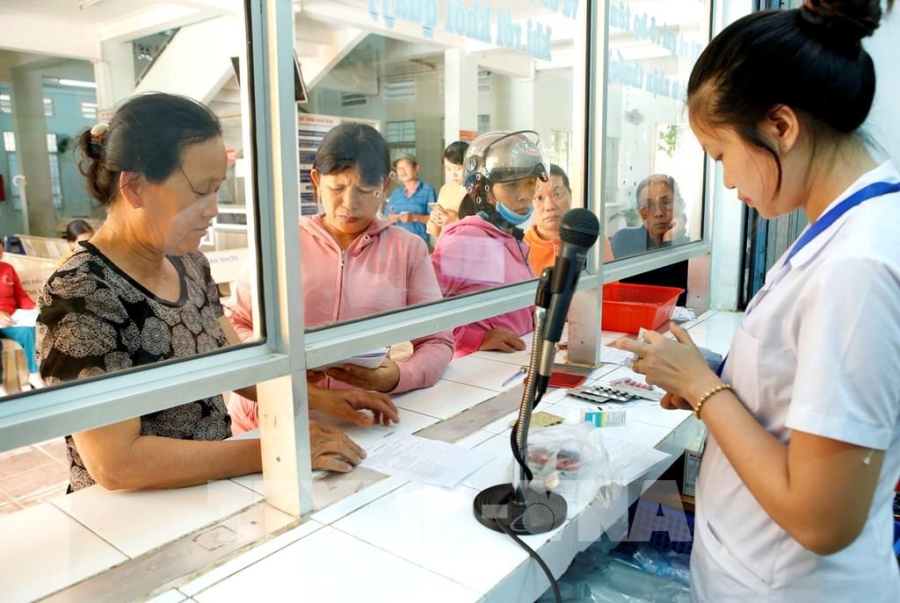 Số tiền cùng chi trả chi phí khám bệnh, chữa bệnh BHYT trong năm sẽ không còn tính theo lương cơ sở mà sẽ tính theo mức do Chính phủ quy định.  