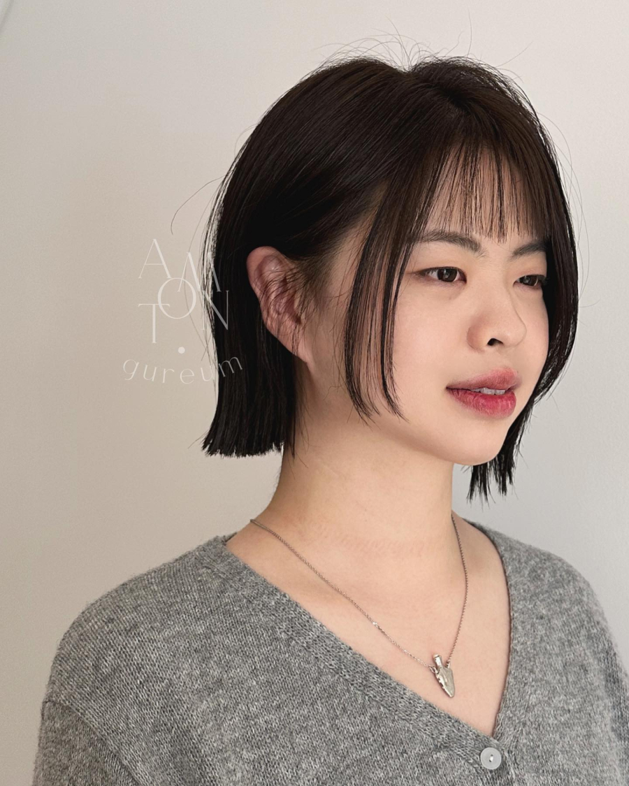 Để tăng vẻ rạng rỡ và ấn tượng cho nhan sắc, chị em có thể nhuộm các tông màu sáng bắt mắt hơn.