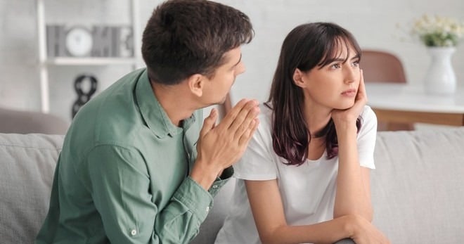 Theo nhiều trường hợp, anh ấy sẽ chọn mẹ hơn là bạn, và điều này là điều bạn cần chấp nhận.