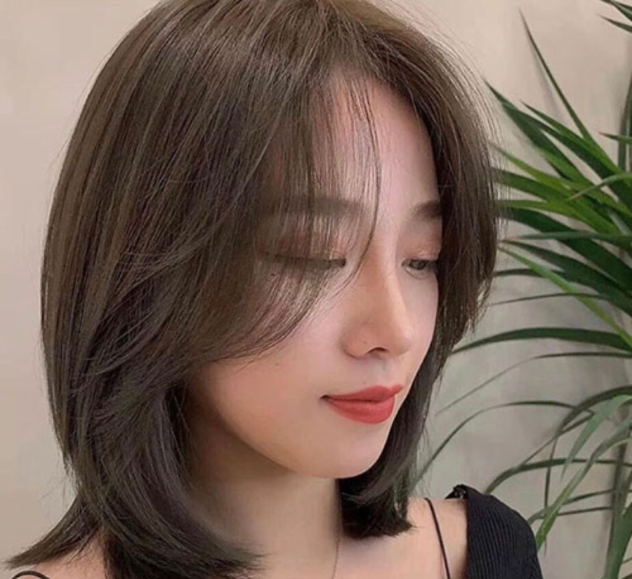 Chị em phụ nữ trên 40 tuổi không cần phải chọn cắt tỉa quá ngắn, thay vào đó có thể lựa chọn Link Vào SHBET88 Mới Nhất dài đến vai