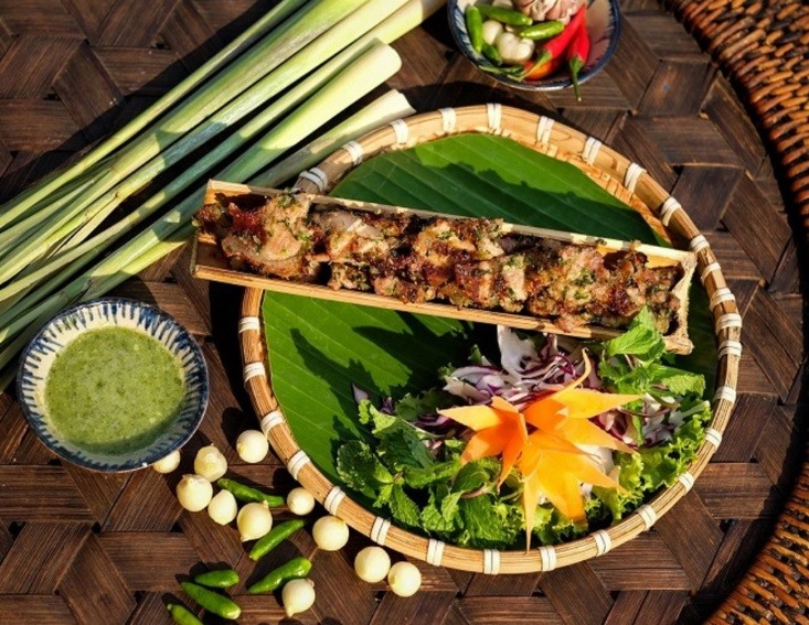 Lam nhọ, một Shbet0099 cá cược trực tuyến truyền thống, bắt nguồn từ việc nướng thịt đến mềm nhừ