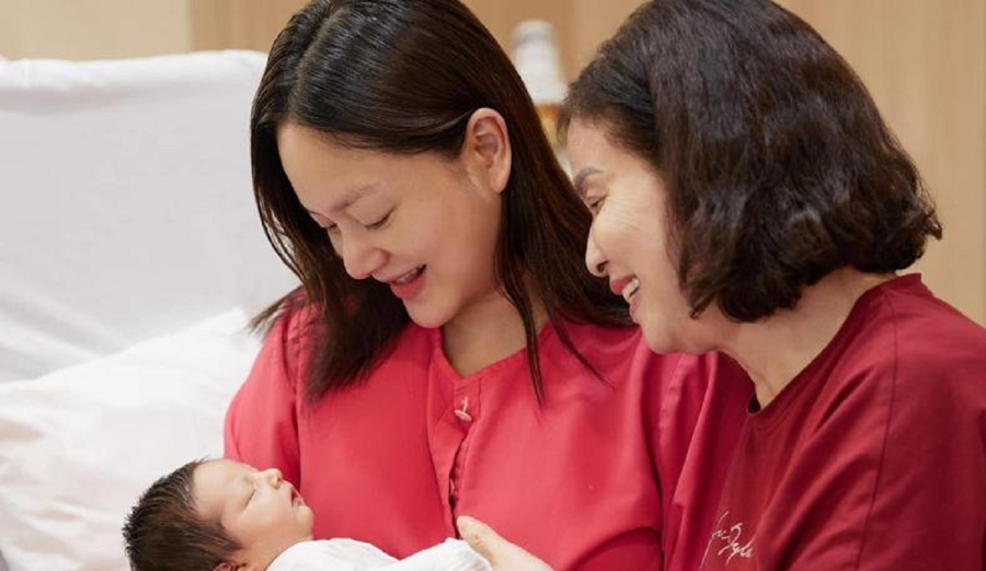 Lan Phương vừa hạ sinh nhóc tỳ thứ 2 bằng phương pháp sinh mổ. Kể về hành trình 