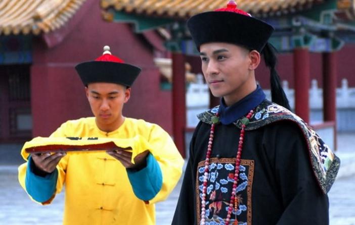Hòa Lâm, người em trai ruột của Hòa Thân, đã phục vụ dưới quyền vua Càn Long như một vị tướng