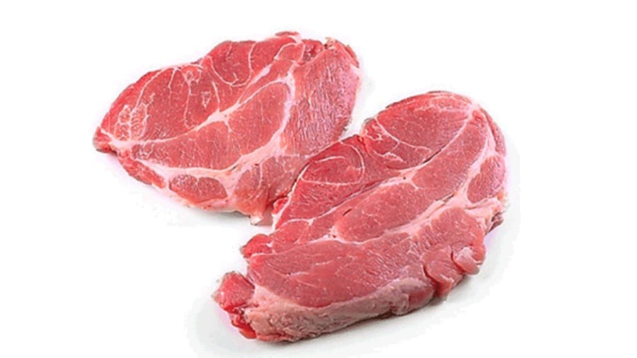Thịt nạc vai nướng sẽ mềm và có gân giòn giòn
