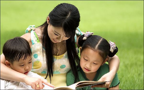 Với những người sống xung quanh mình, hãy có sự đồng cảm, thấu hiểu và chia sẻ cùng họ. (ảnh minh họa)