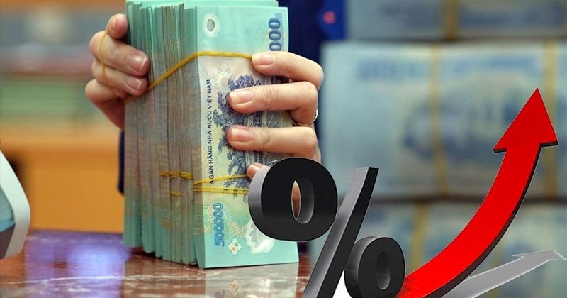 Thời điểm này là thời điểm các công ty, doanh nghiệp trả lương, thưởng cho nhân viên.