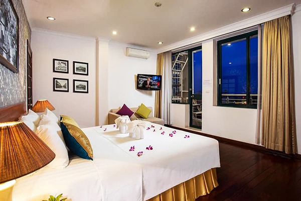 Đằng sau những câu hỏi đó là sự hiểu biết sâu sắc về cách mà giới trẻ hiện đại tiêu dùng và tìm kiếm không gian riêng tư.
