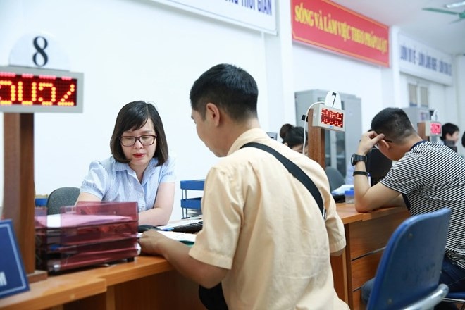 Mức lương cơ sở và hệ số lương hiện nay sẽ bị bãi bỏ, thay vào đó là mức lương cơ bản bằng số tiền cụ thể trong bảng lương mới.    