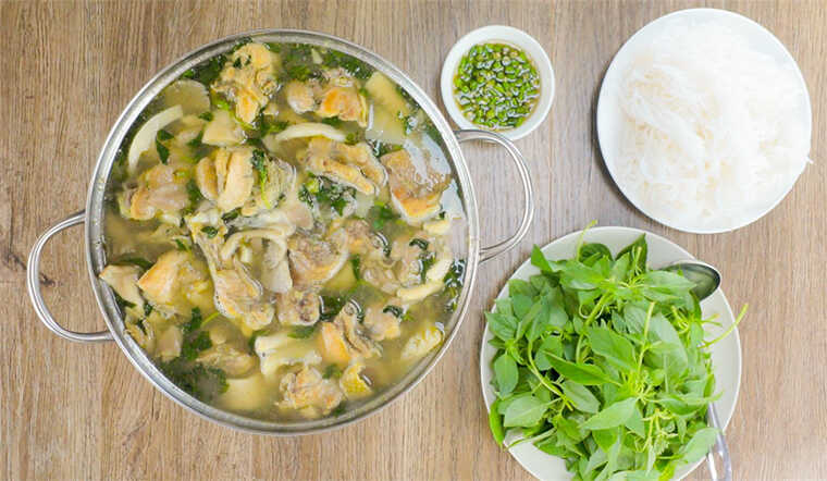 Giá của lá é dao động 70.000 - 90.000 đồng/kg