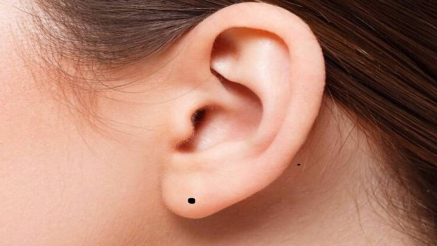 Phụ nữ sở nốt ruồi trên dái tai thường là người mang số vượng phu ích tử, giàu sang hơn người.