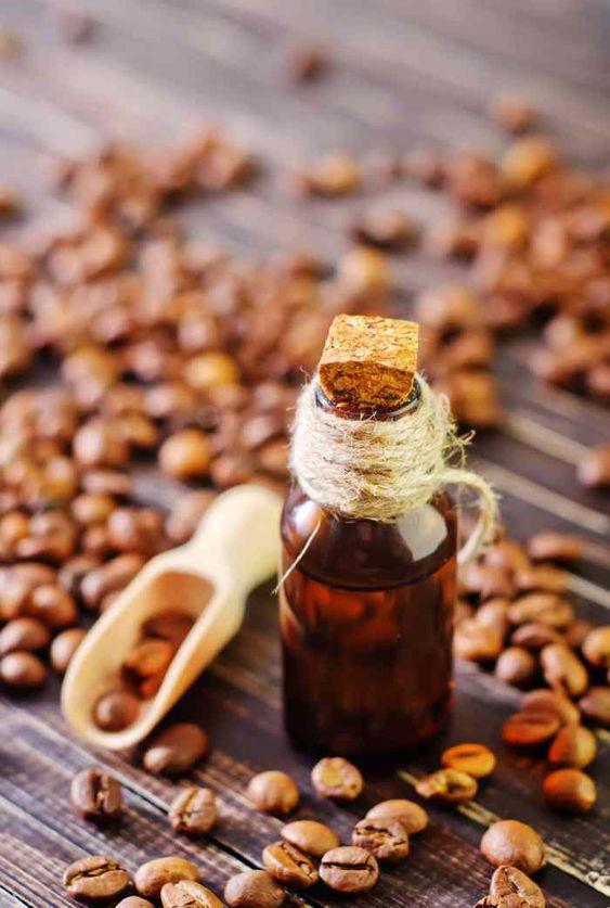 Dầu cà phê có nhiều tác dụng làm đẹp.