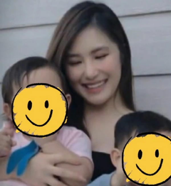 Một đoạn video có sự xuất hiện của Hương Tràm lộ diện tươi tắn bên cạnh 2 nhóc tỳ khiến fan xôn xao. Thậm chí có nguồn tin lan truyền thông tin nữ ca sĩ 9x bí mật sinh con: 