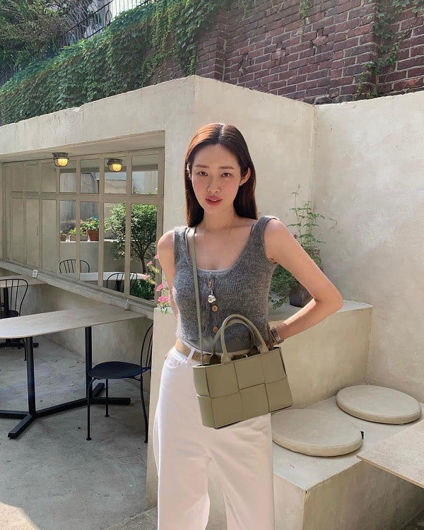 Nếu lựa chọn một cách tinh tế những bộ Shbet999 com đăng nhập màu xám thích hợp, các quý cô sẽ thật sự nổi bật và thu hút.
