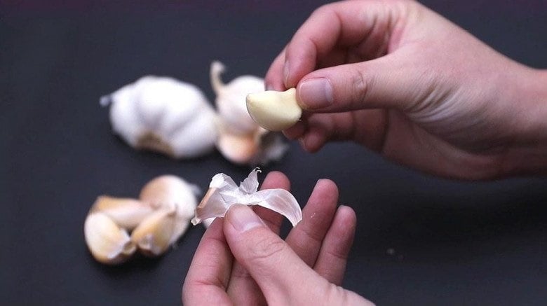 Mẹo hay với vỏ tỏi