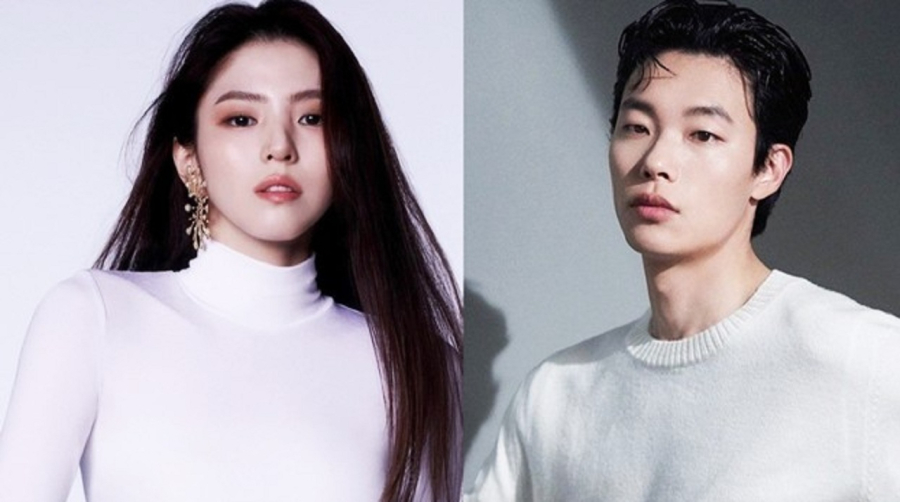 Vừa qua, Han So Hee bày tỏ sự bất mãn với cả Hyeri và Ryu Jun Yeol, chất vấn cư dân mạng chế giễu, mỉa mai và ghét bỏ mình. Mới đây, Edaily độc quyền xác nhận Han So Hee - Ryu Jun Yeol chia tay chỉ sau 2 tuần công khai hẹn hò. Công ty quản lý của Ryu Jun Yeol ngay lập tức xác nhận điều này, còn công ty của Han So Hee chưa lên tiếng. Trước đó, Han So Hee đăng meme Nicole Kidman ăn mừng khi ly hôn Tom Cruise, dường như ám chỉ sự tự do sau khi kết thúc cuộc tình chóng vánh.