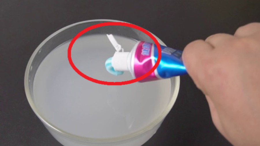 Trộn kem đánh răng với rượu trắng sẽ mang lại nhiều công dụng tuyệt vời, hãy thử nhé!