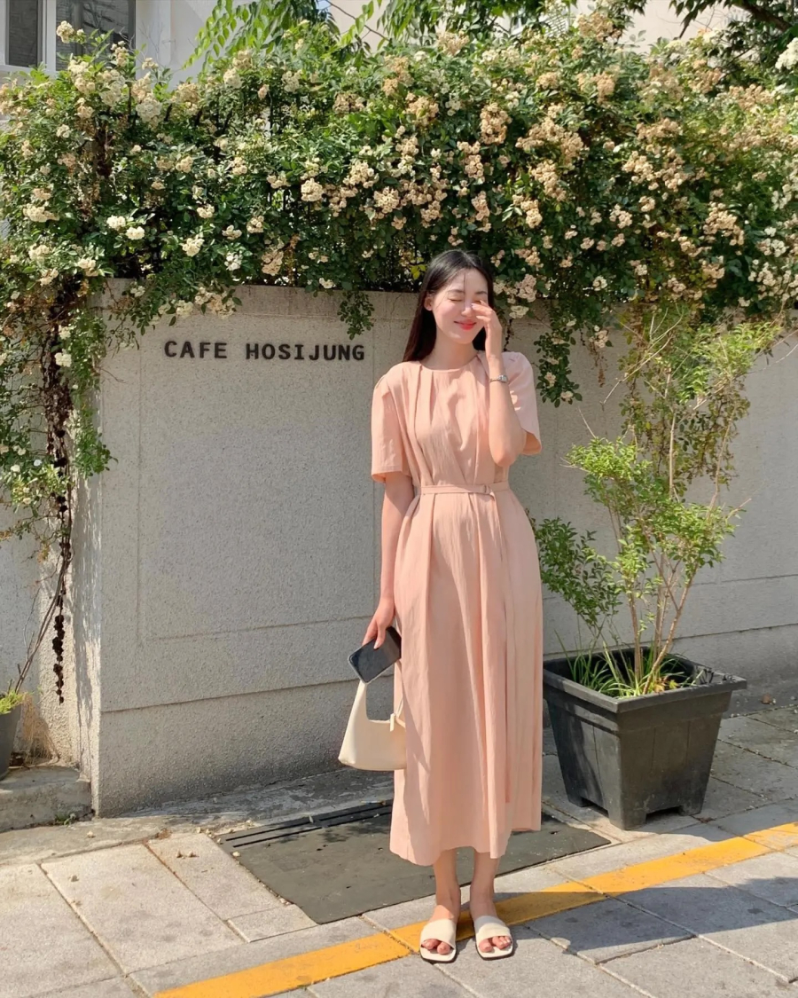 Trang phục màu pastel không chỉ giúp làm trẻ hóa phong cách một cách hiệu quả mà còn đảm bảo sự thanh lịch, tinh tế cho người mặc