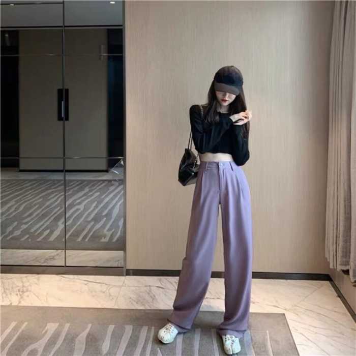 Áo croptop và quần ống rộng