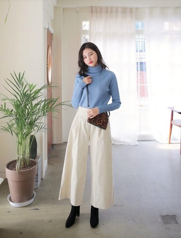 Áo len cổ lọ và quần ống rộng