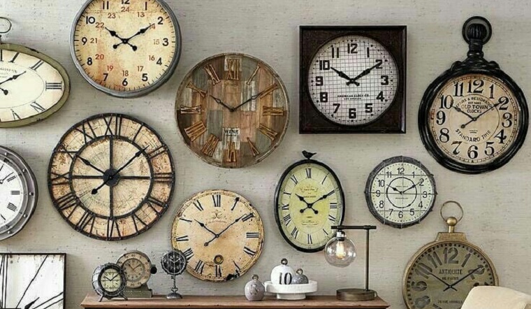 Trong nhà đồng hồ chết nên thay pin hoặc vứt bỏ