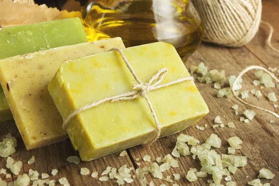 Xà phòng không chỉ là sản phẩm vệ sinh cá nhân mà còn có khả năng chống lại sự xâm hại của sâu bệnh trên cây