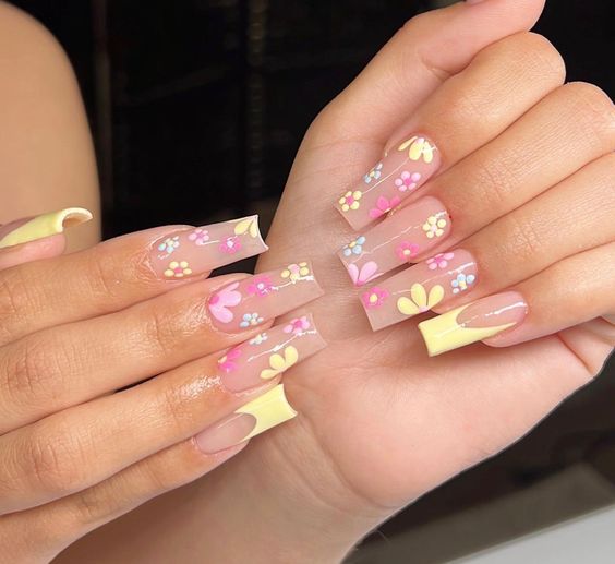  Các nàng kết hợp cùng với bảng màu pastel thì càng thú vị và phong cách hơn. 