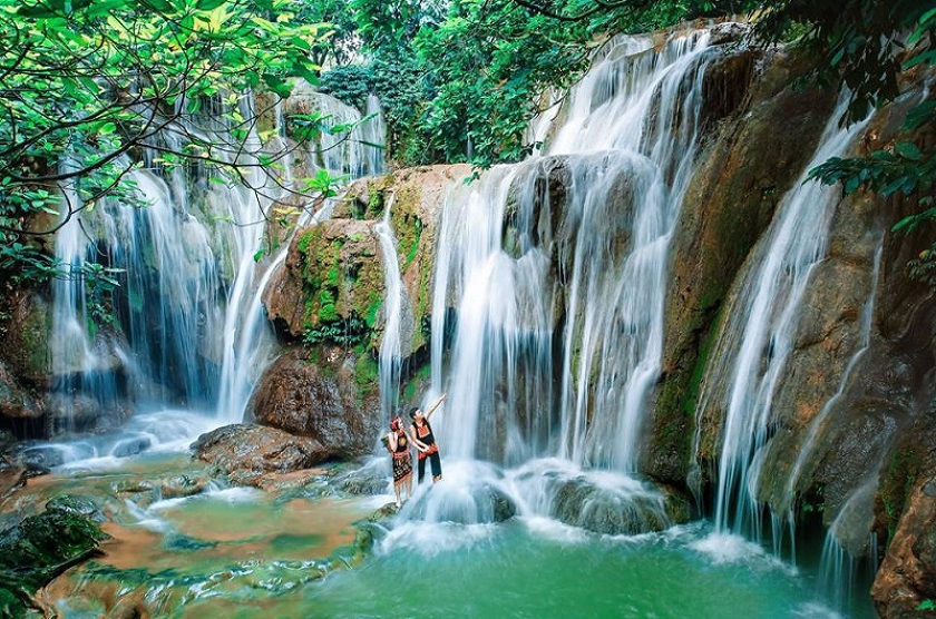 Người dân địa phương đã đặt tên cho thác nước là thác Dải Yếm để tưởng nhớ đến câu chuyện đầy tình nghĩa và lòng trung thành của cô gái