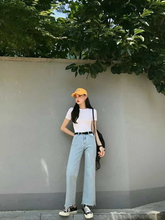 Các nàng muốn ghi điểm phong cách, hãy mix cùng quần âu ống suông/ống đứng, quần jeans xanh.