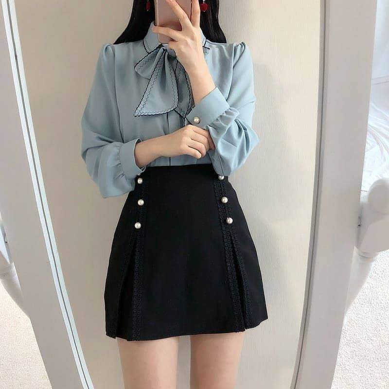Ngoài ra, cũng đừng quên điều chỉnh chiều dài chân váy sao cho chuyên nghiệp và kín đáo nhé. 