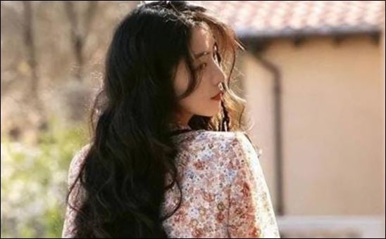 Những người phụ nữ thiếu tiền thường không kiểm soát được cảm xúc và thể hiện sự lo lắng thông qua cách nói chuyện và hành động.  (ảnh minh họa)