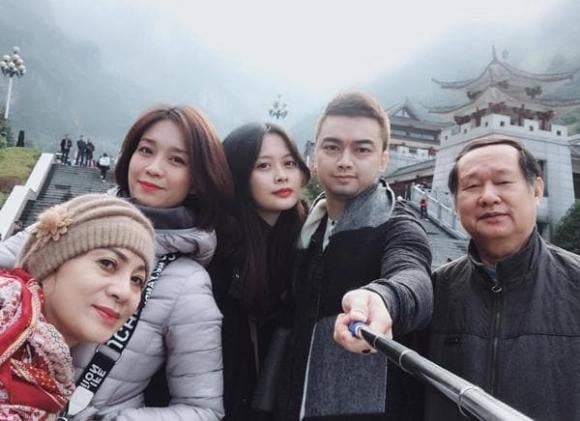 Gia đình của nghệ sĩ Hương Dung
