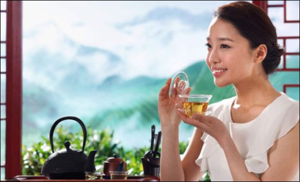 Một người phụ nữ tự tin thì ở độ tuổi nào họ vẫn có thể kiêu hãnh và sống Shbet16 chơi game trực tuyến của mình thật tử tế. (ảnh minh họa)