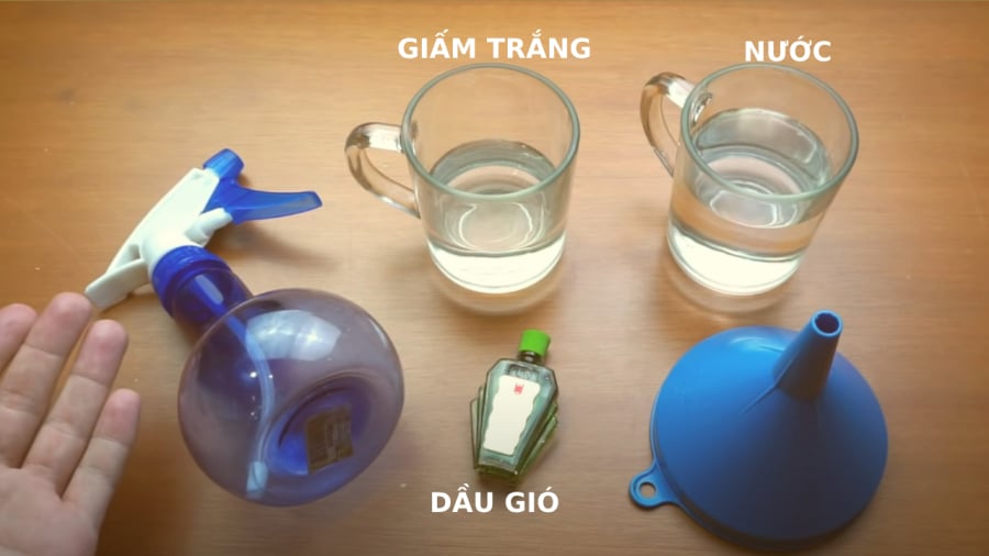 Dầu gió và giấm trắng trộn với nhau mang lại nhiều công dụng tuyệt vời, giúp giải quyết một số vấn đề thường gặp trong nhà.