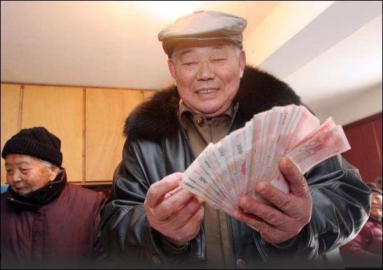 Dạy người ta câu cá thì sẽ tốt hơn là cho họ cá.  (ảnh minh họa)