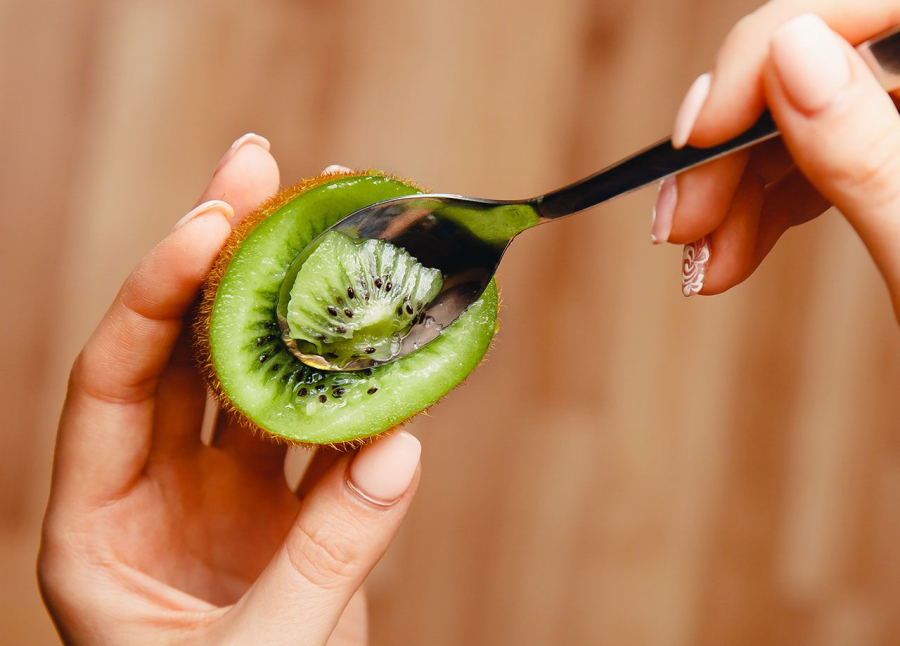 Kiwi là một loại trái cây tuyệt vời cho sức khỏe Mừng SHBET phiên bản mới 2025 của con người vì nó ngăn ngừa thoái hóa da