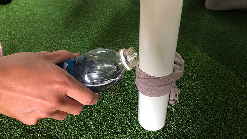 Đuổi kiến bằng dầu hỏa    