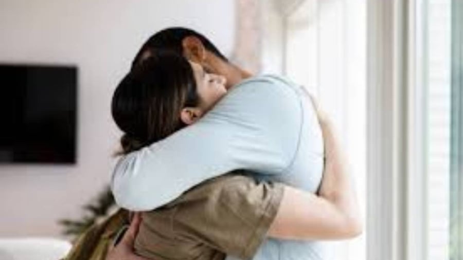 Sự phát triển của mạng xã hội và kết nối trực tuyến  tạo ra nhiều cơ hội cho ngoại tình