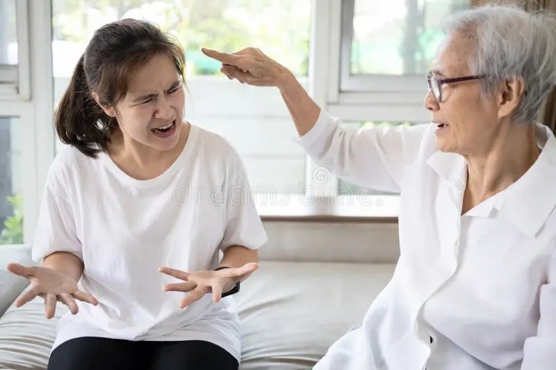 Một điều quan trọng là không nên thể hiện sự thiên vị và so sánh trong lời nói và hành động với các con. 