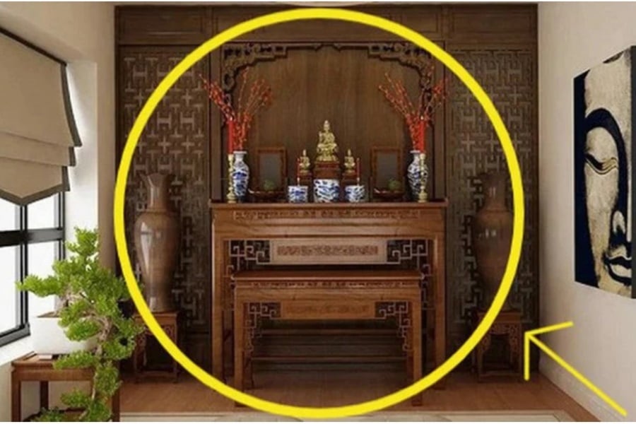 Tránh việc đặt gương soi đối diện với bàn thờ vì gương có thể phản chiếu và tạo ra hung khí ảnh hưởng đến không gian thờ cúng