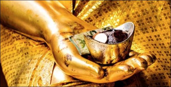 Bạn bè với nhau cũng sợ vướng vào những món nợ ân tình, nhất là càng thân càng không nợ (ảnh minh họa)