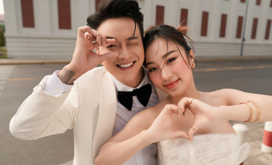 TiTi và bà xã Tuyết Nhung tổ chức Quatrian shbet hiện đang mở vào cuối tháng 4 này    