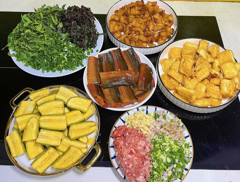 Lươn om chuối đậu được làm từ những nguyên liệu đơn giản
